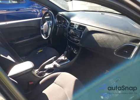 2014 Chrysler 200 Touring z USA, uszkodzony, nr VIN 1C3CCBBG9EN186811